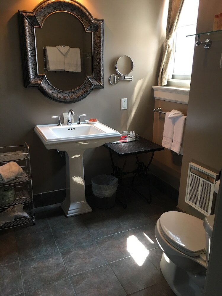 Фото Inn on Broadway