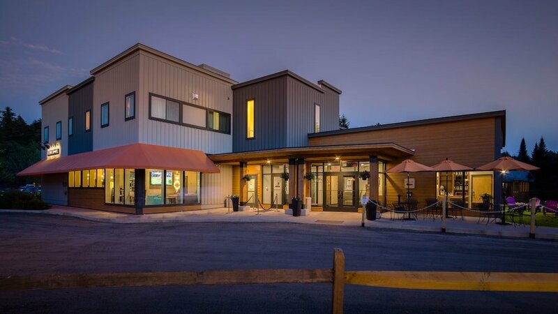 Гостиница Sun & Ski Inn And Suites