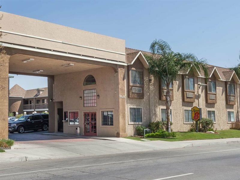 Фото Super 8 by Wyndham Bakersfield South Ca