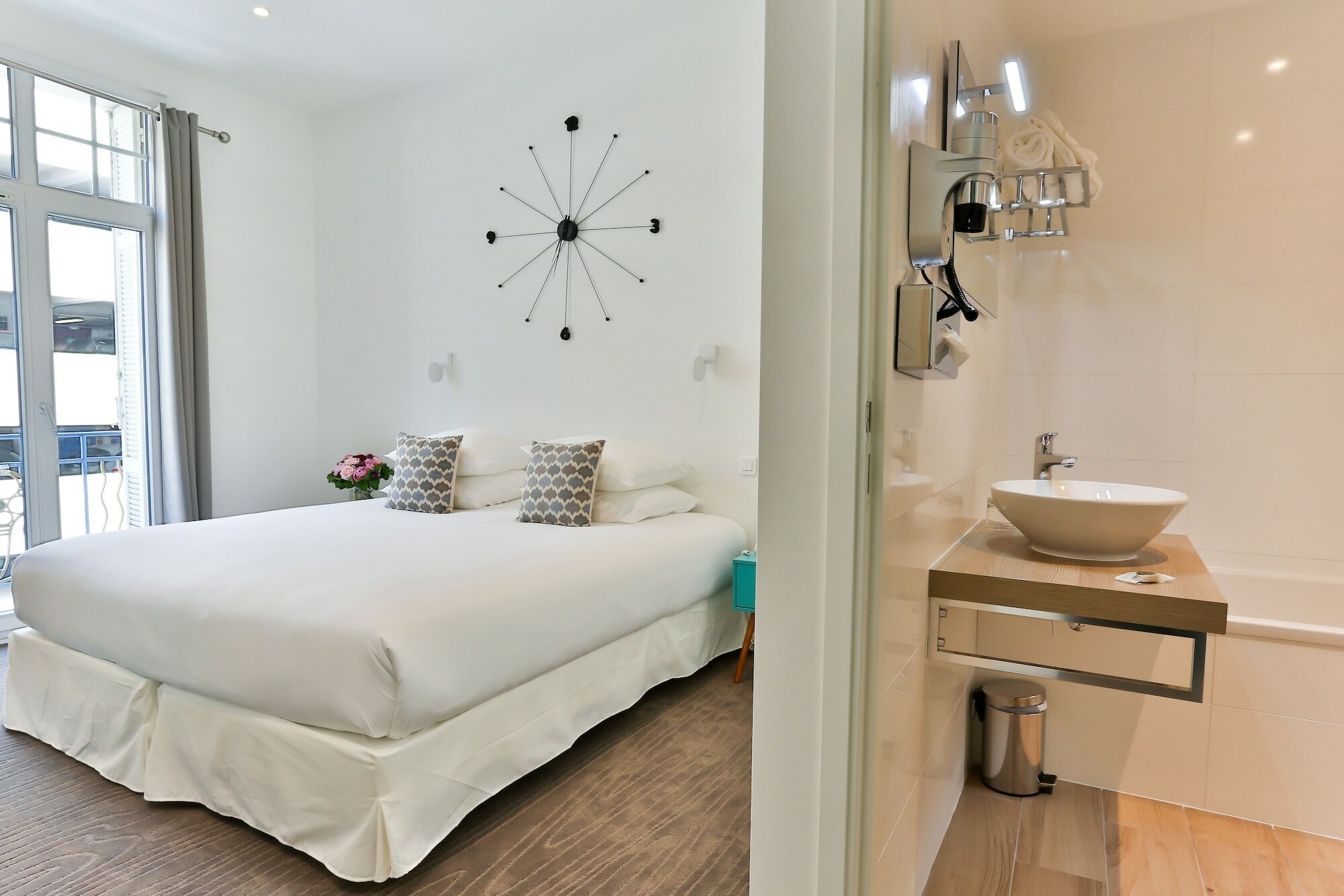 Фото Hôtel Simone