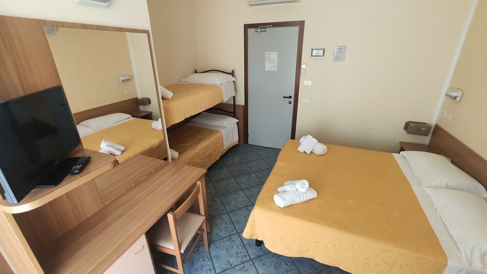 Фото Hotel Corona