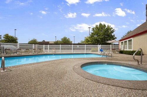 Гостиница Affordable Suites of America Grand Rapids в Гранд-Рапидс