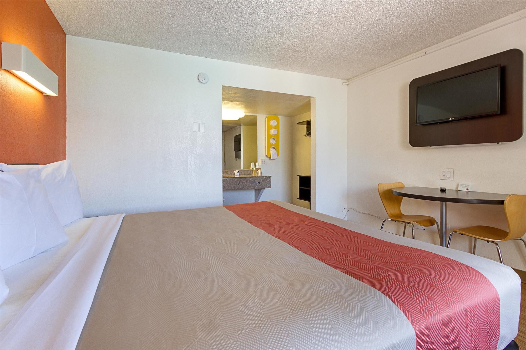 Фото Motel 6 Glendale, Az