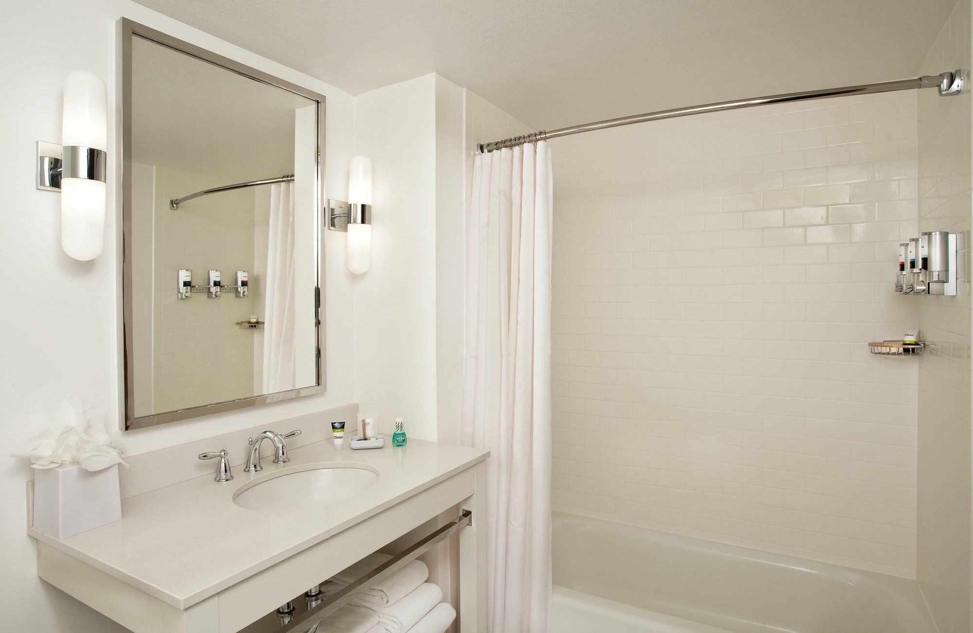 Фото Four Points by Sheraton Sacramento International Airport