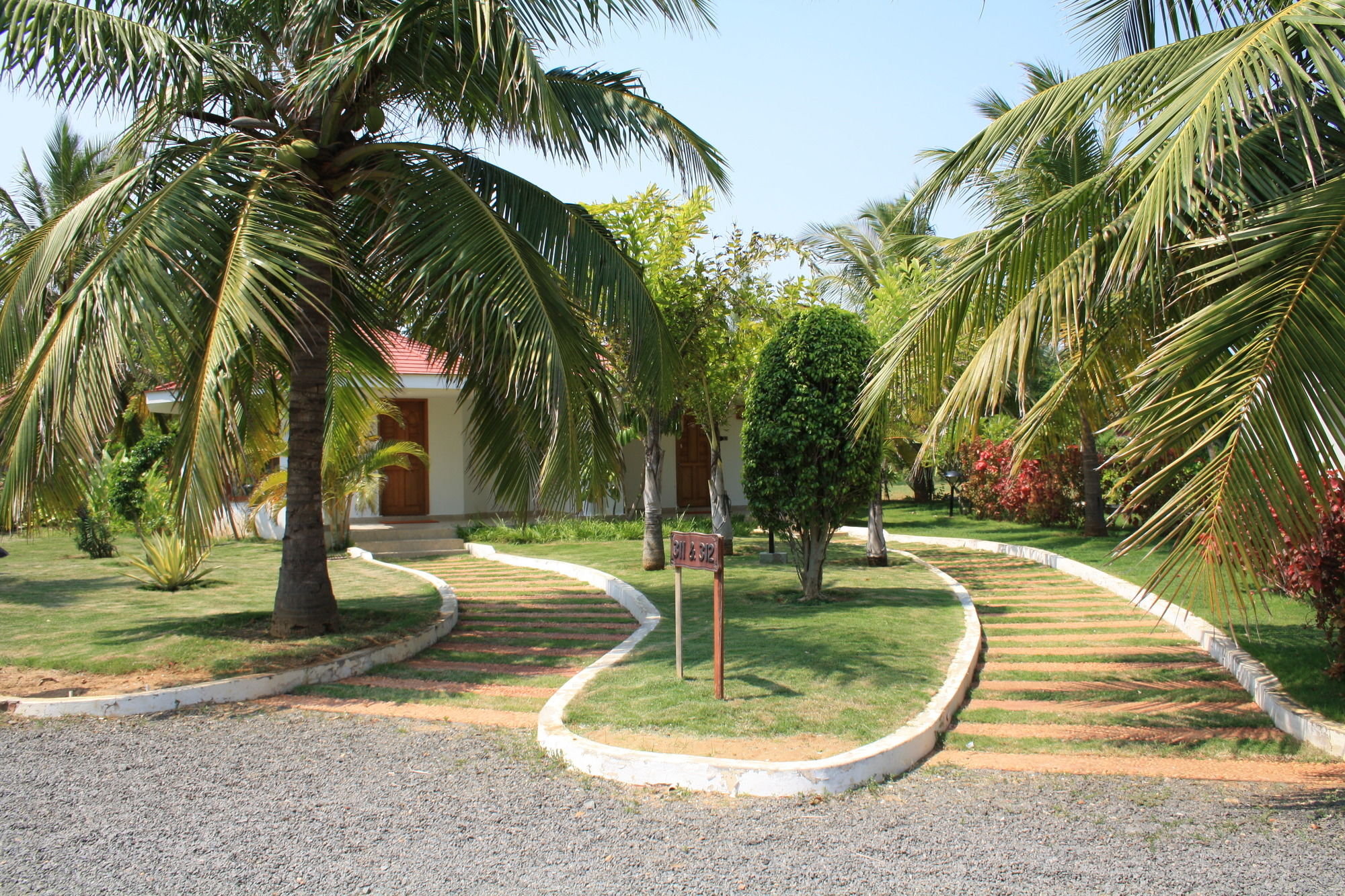 Фото Chariot Beach Resort