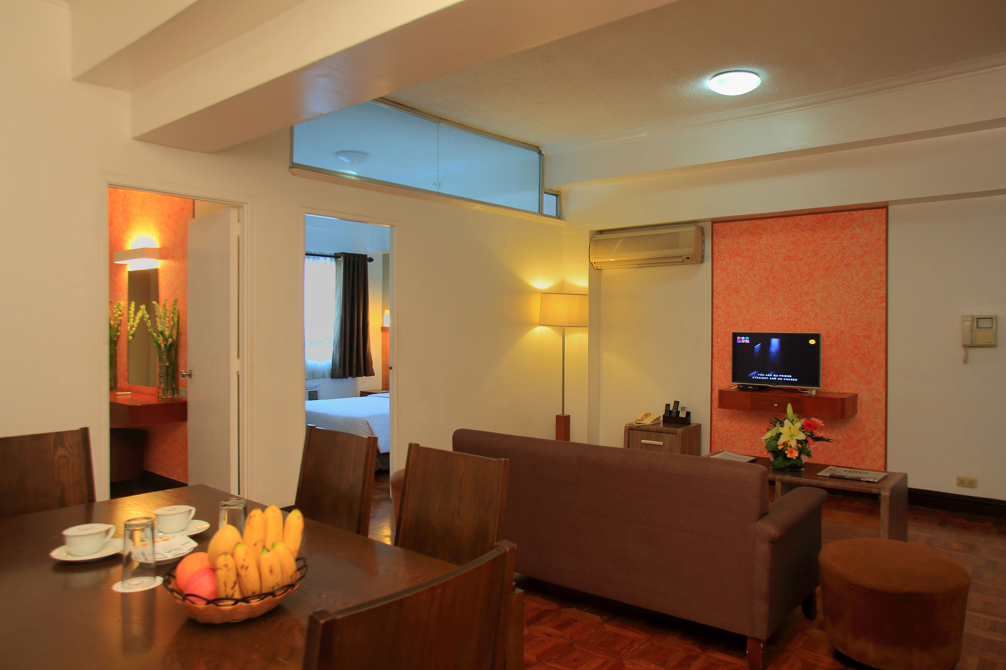 Фото Bsa Suites Makati