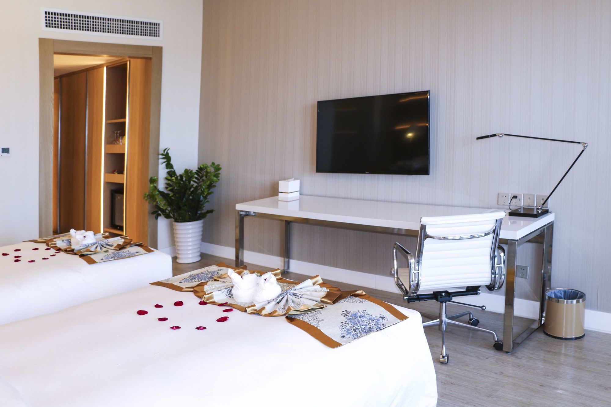 Фото Sanya Phoenix Airport Hotel