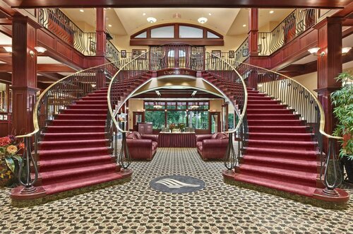 Гостиница Crown Isle Resort and Golf Community
