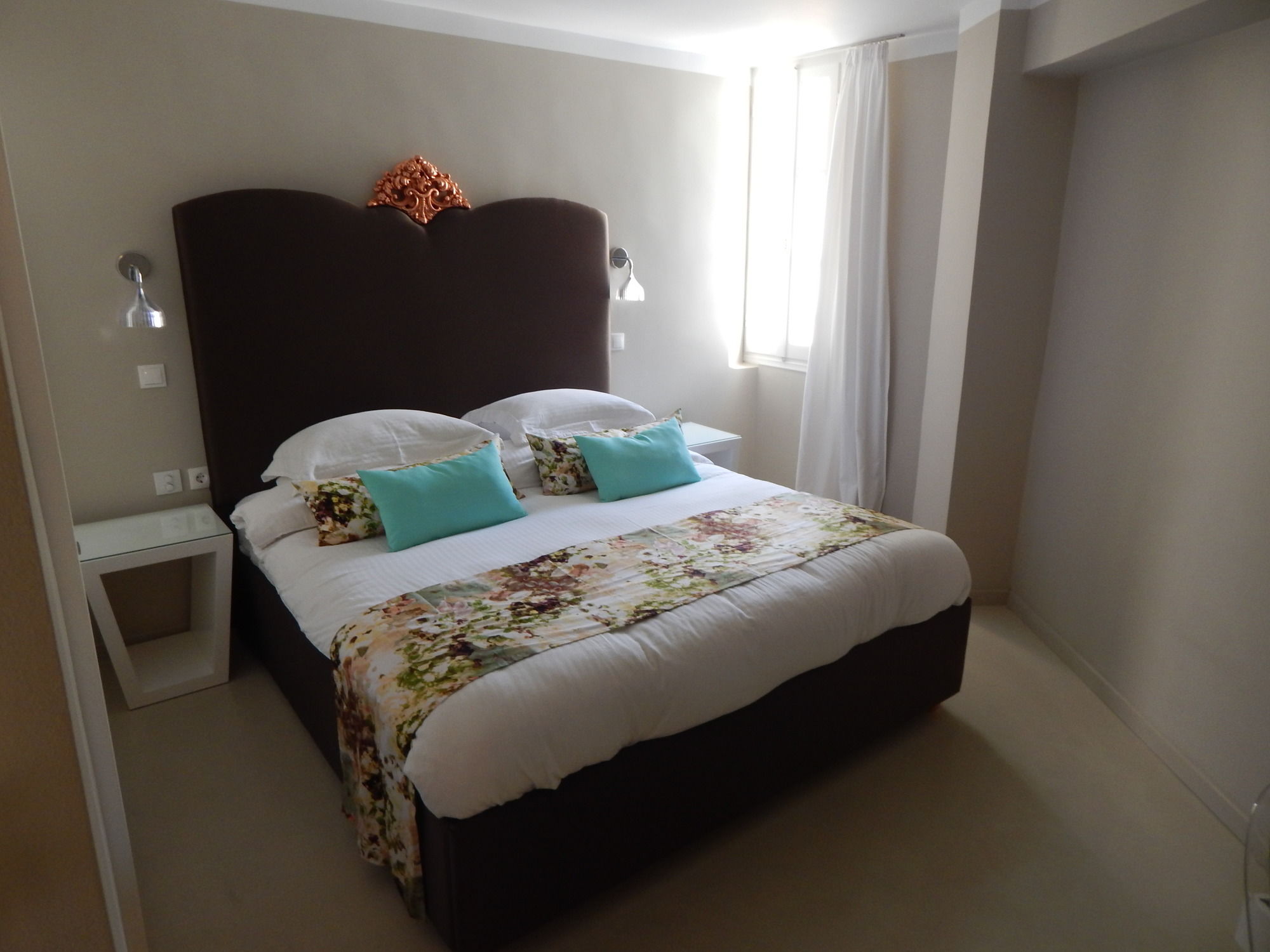 Фото 5 Hermoupolis Concept Sites