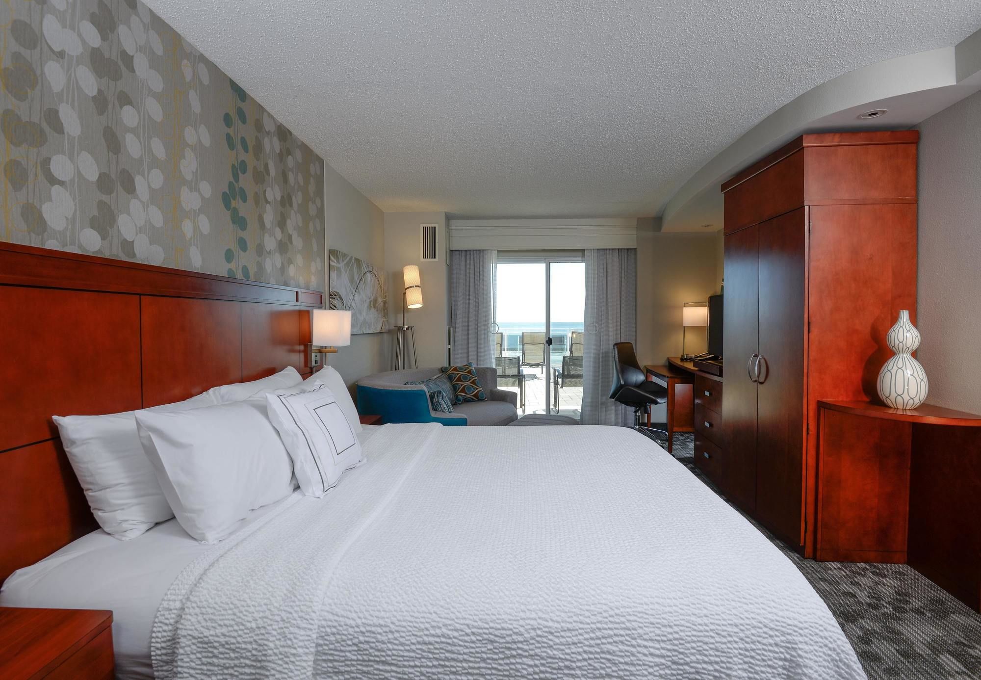 Фото Courtyard Ocean City Oceanfront