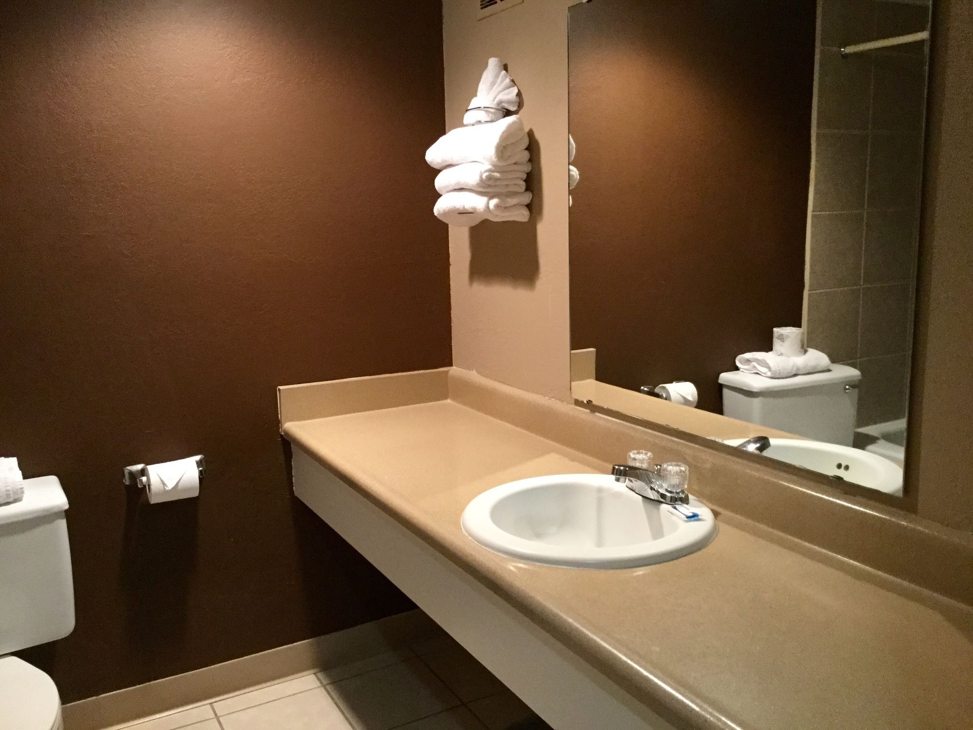 Фото American Inn North Kansas City