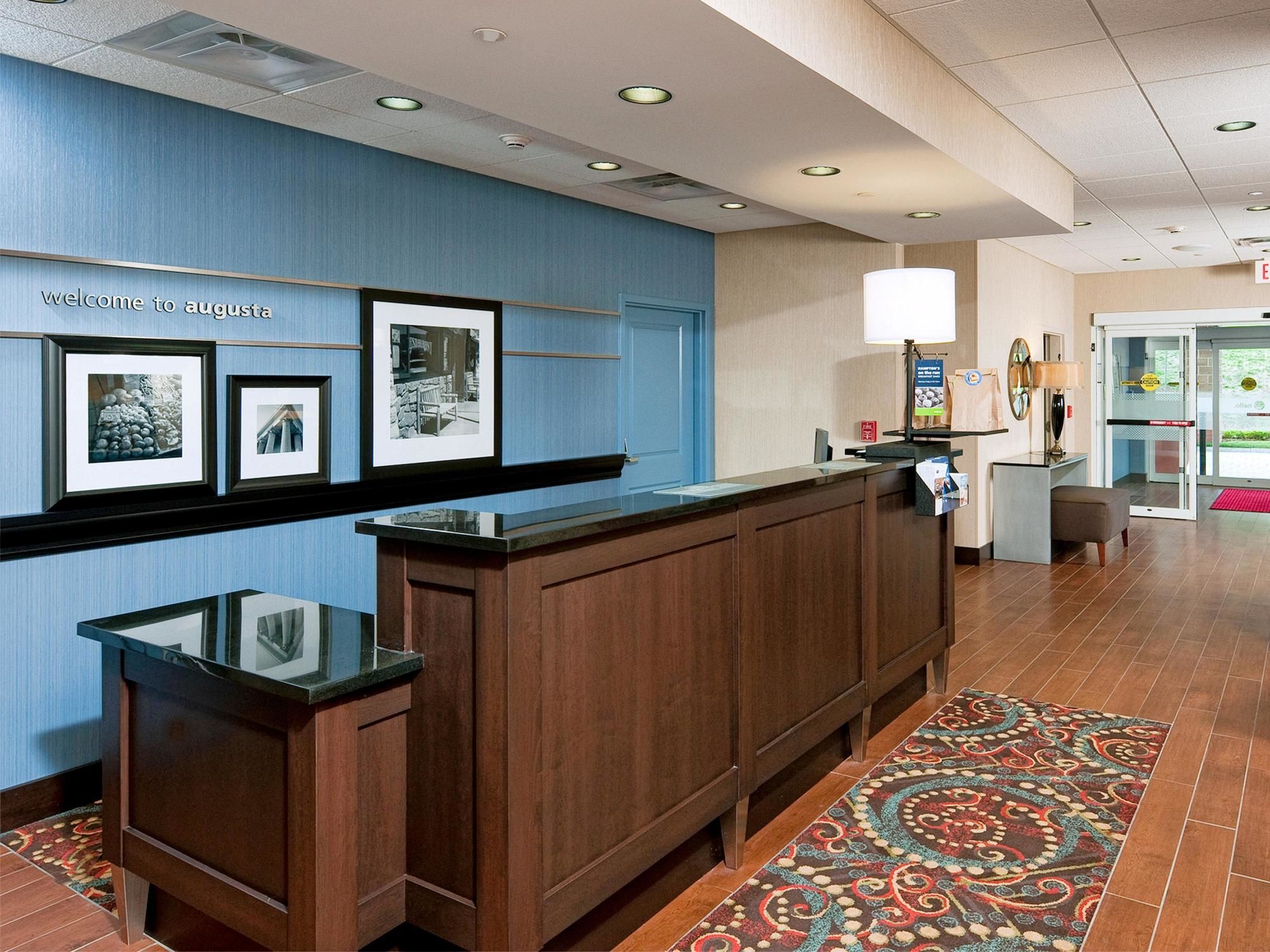 Фото Hampton Inn Augusta