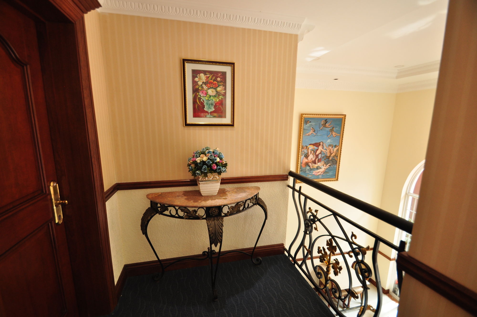 Фото Central Hotel and Residences