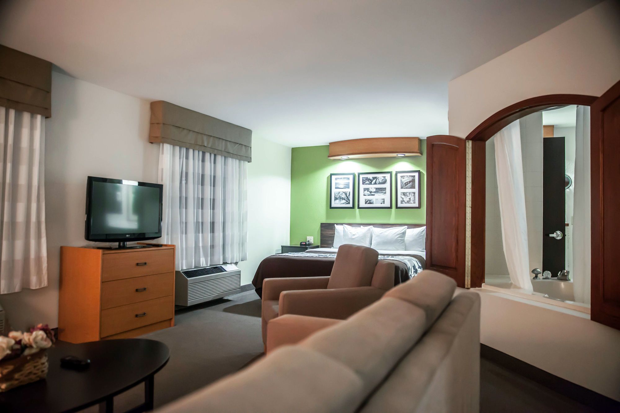 Фото Sleep Inn & Suites