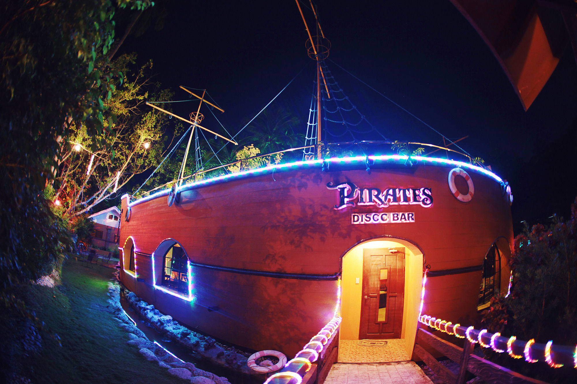 Фото Dakak Park & Beach Resort