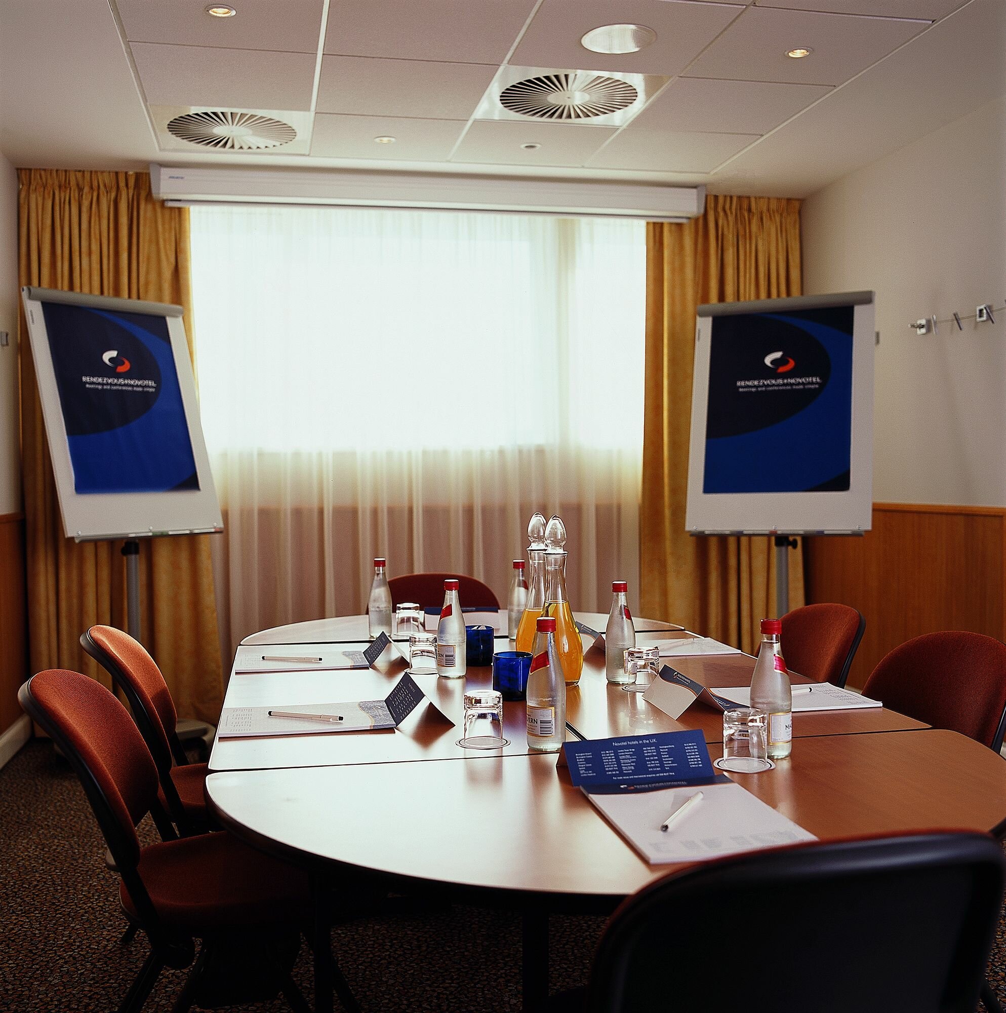 Фото Novotel Milton Keynes