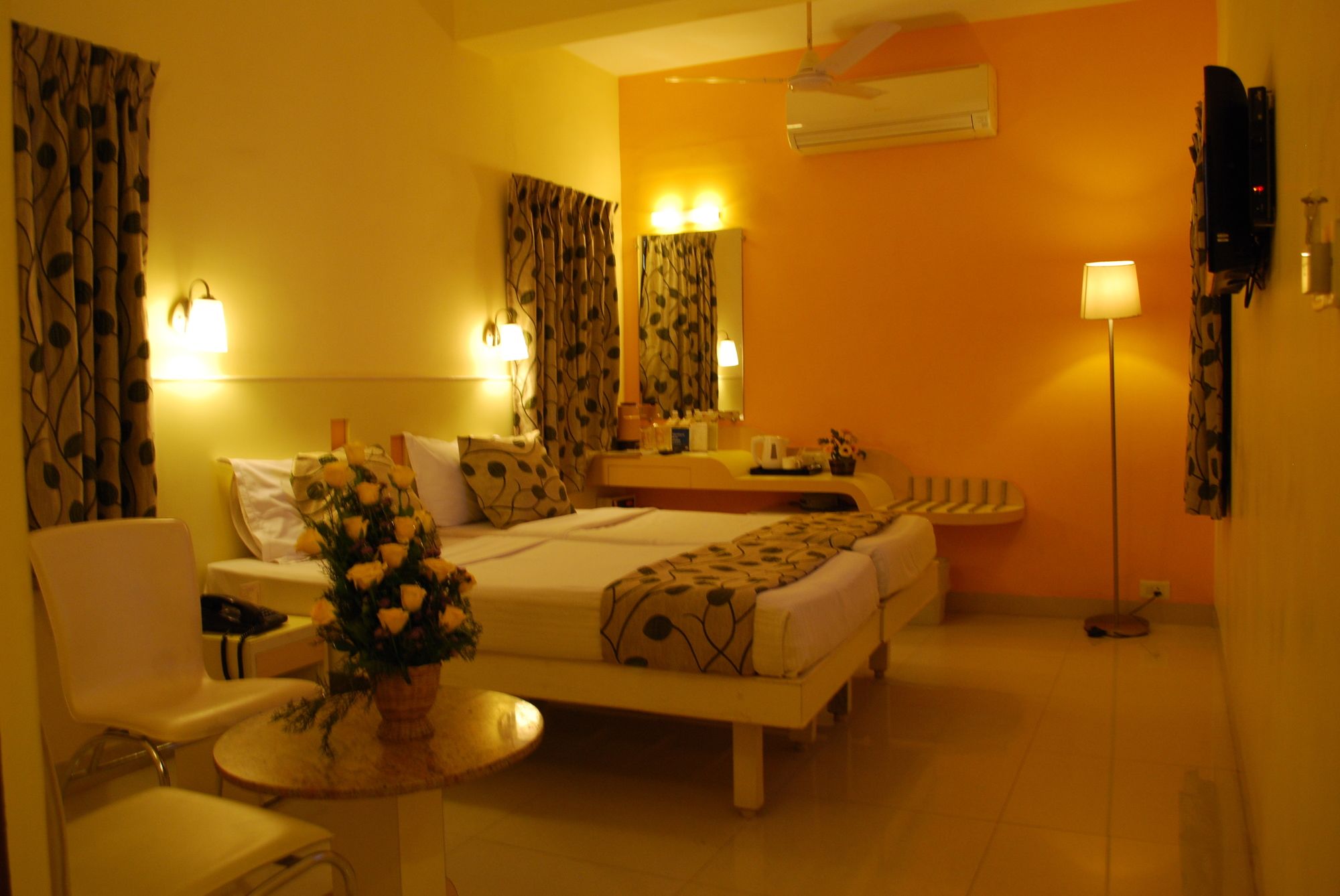 Фото Hotel Pandian