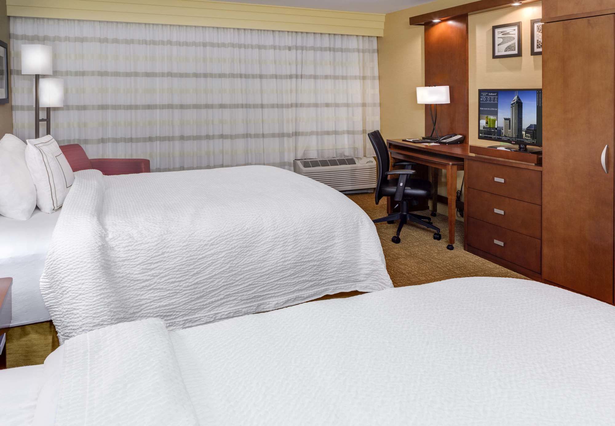 Фото Courtyard Indianapolis Noblesville