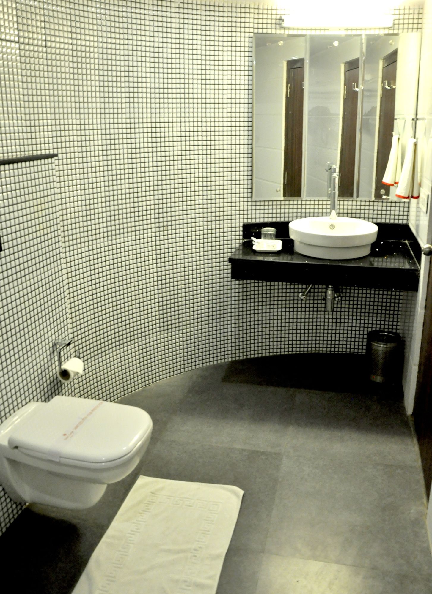 Фото Hotel Surya