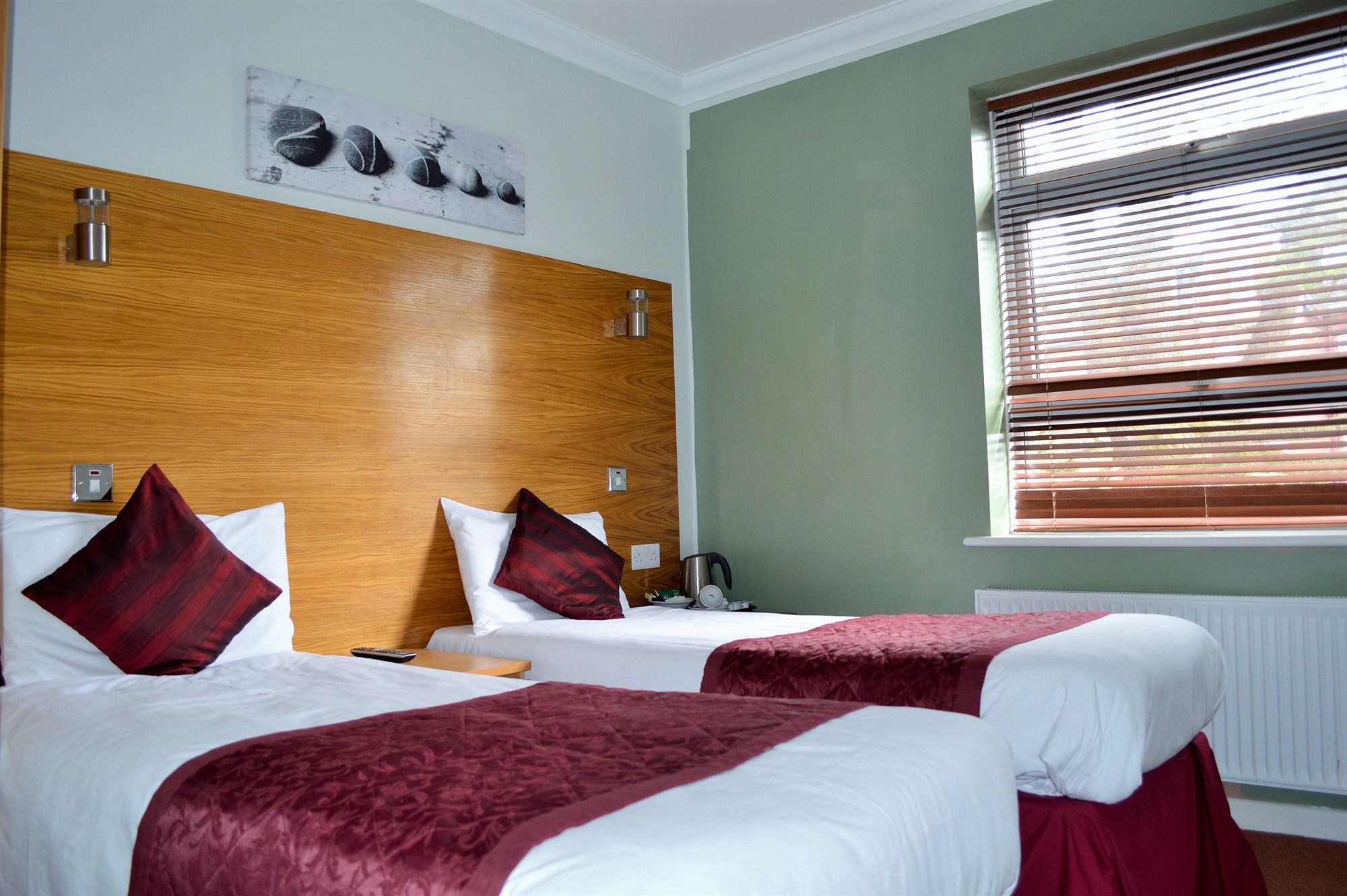 Фото Oyo Kingsley Hotel