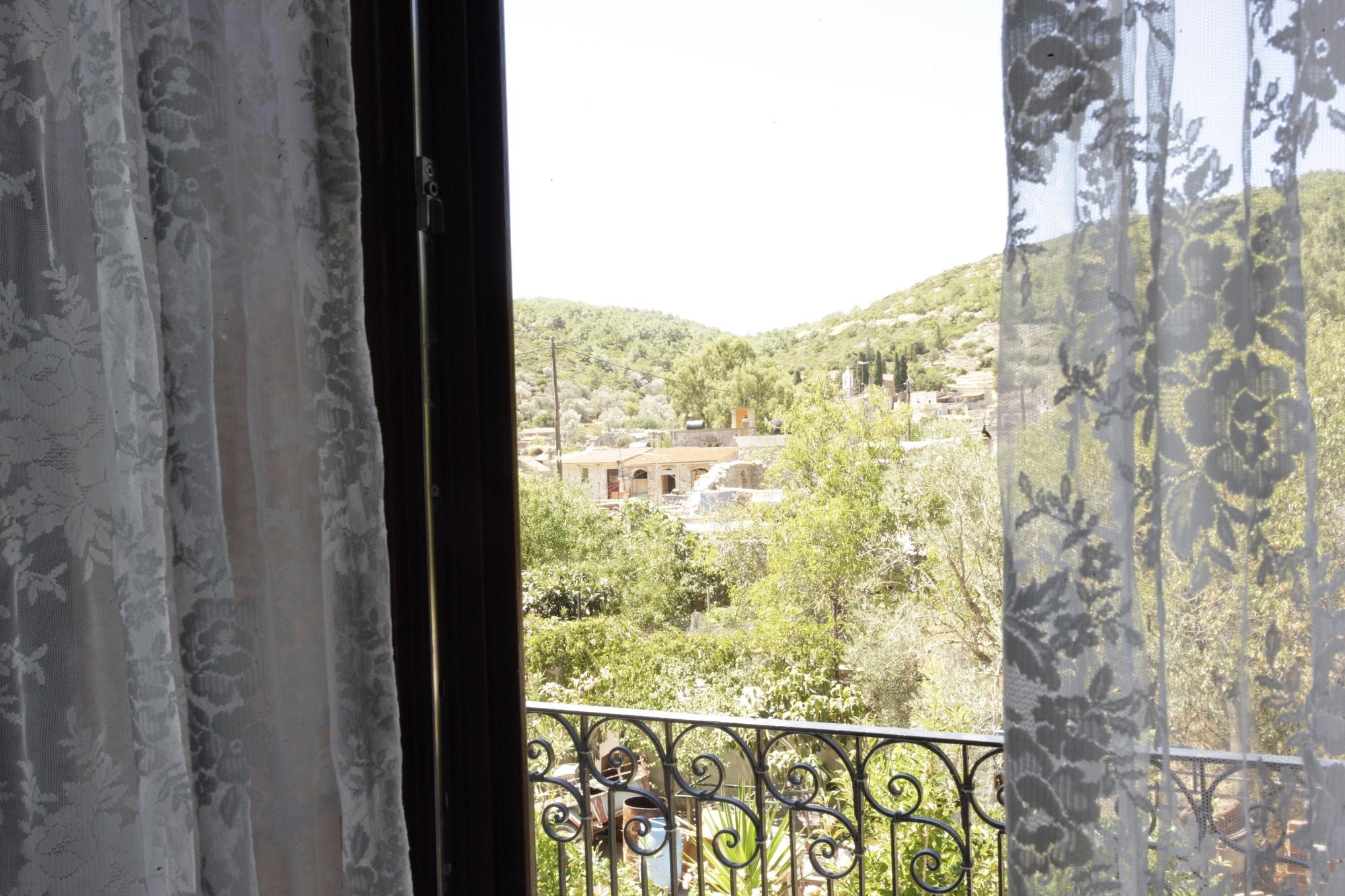 Фото Traditional Hotel Ianthe