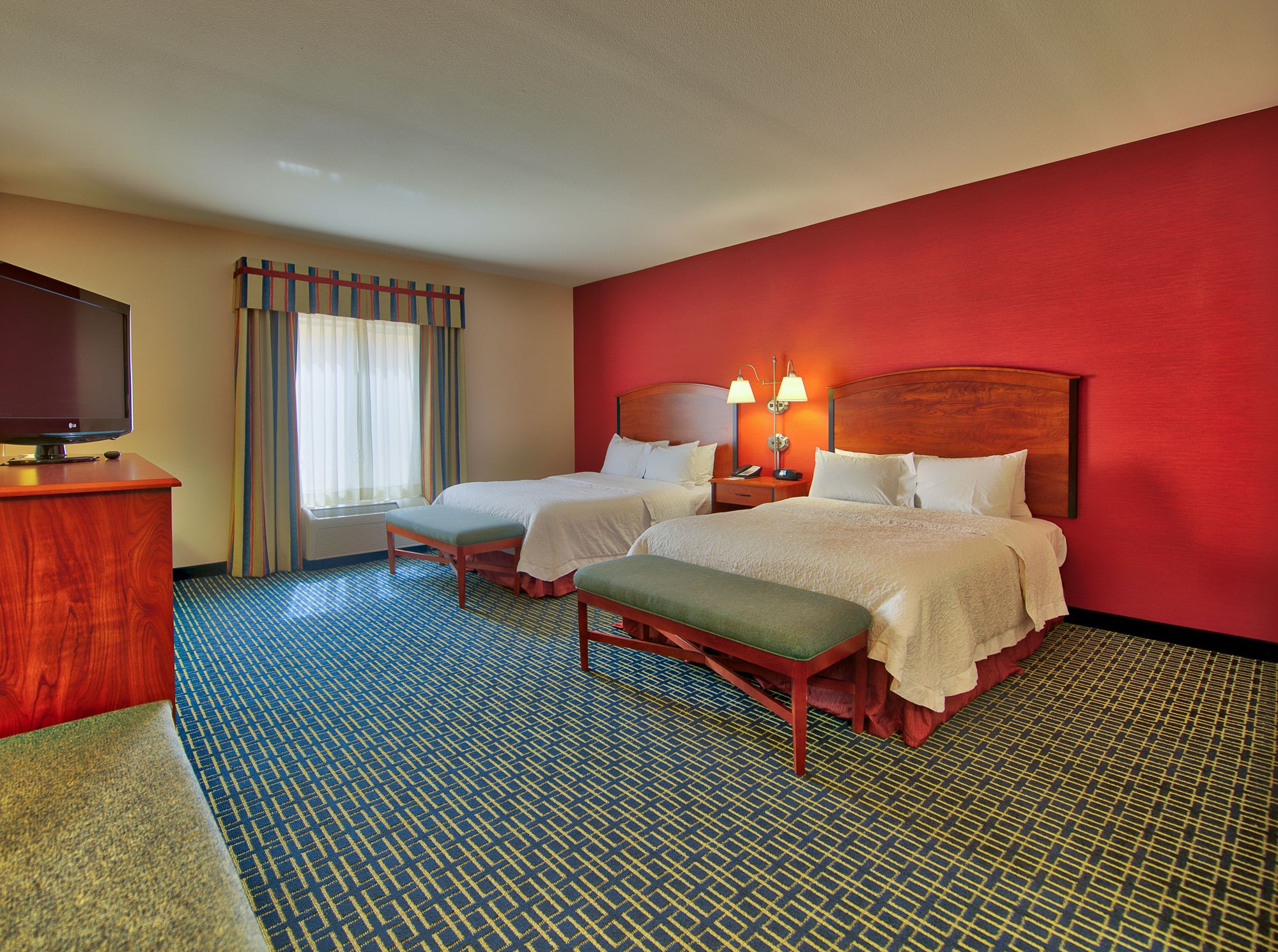 Фото Hampton Inn & Suites Ridgecrest