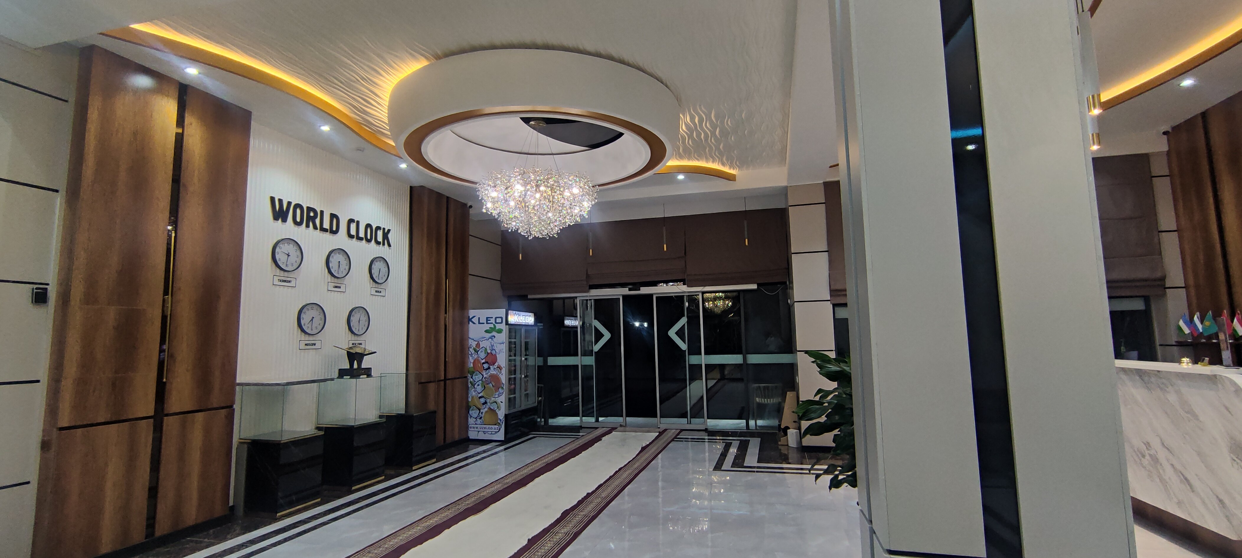 Фото Mehmonsaroy Grand Hotel