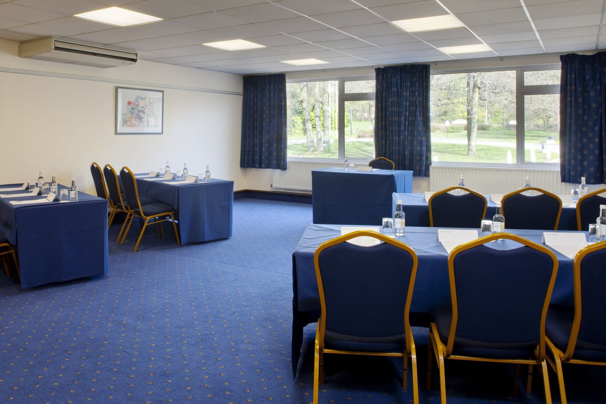 Фото Holiday Inn Newport, an Ihg Hotel