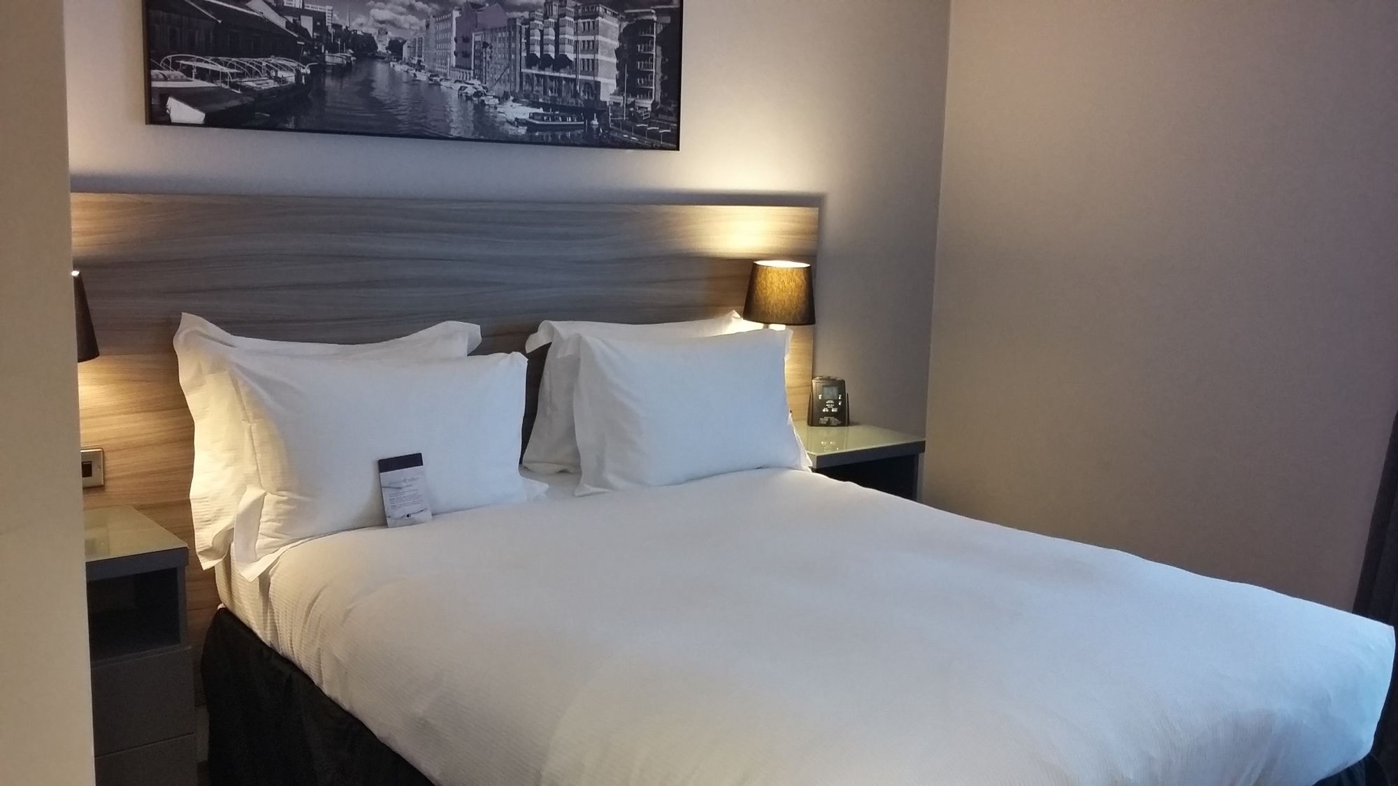 Фото DoubleTree by Hilton Bristol City Centre