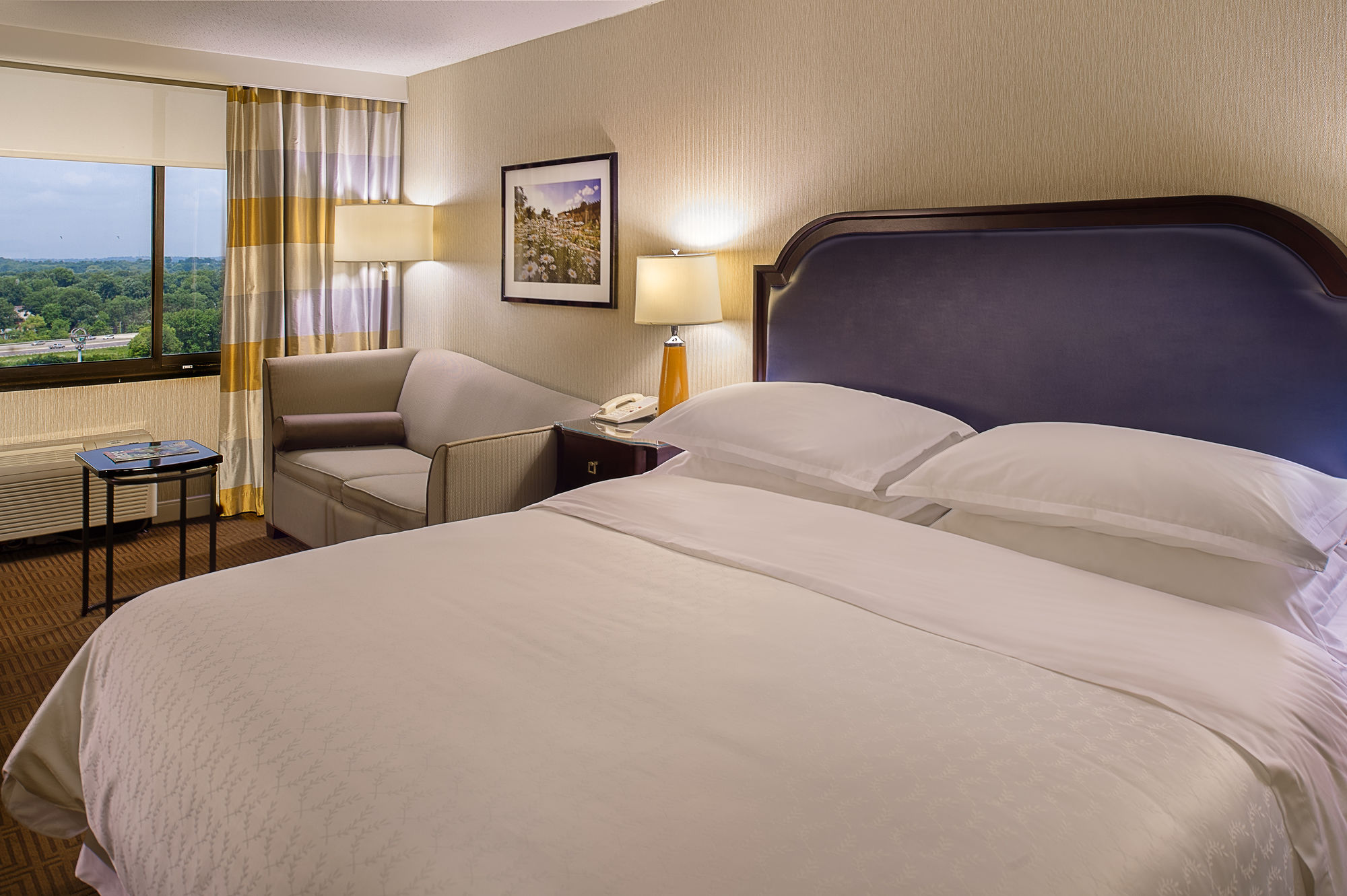 Фото Sheraton Westport Plaza Hotel St. Louis