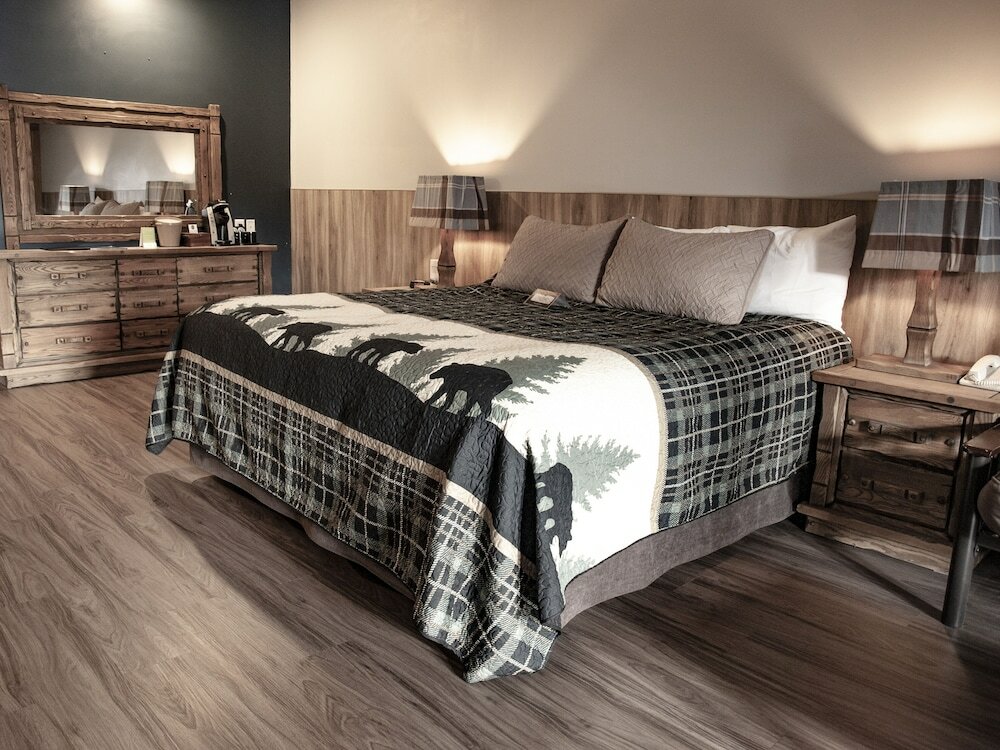 Фото Glacier House Resort