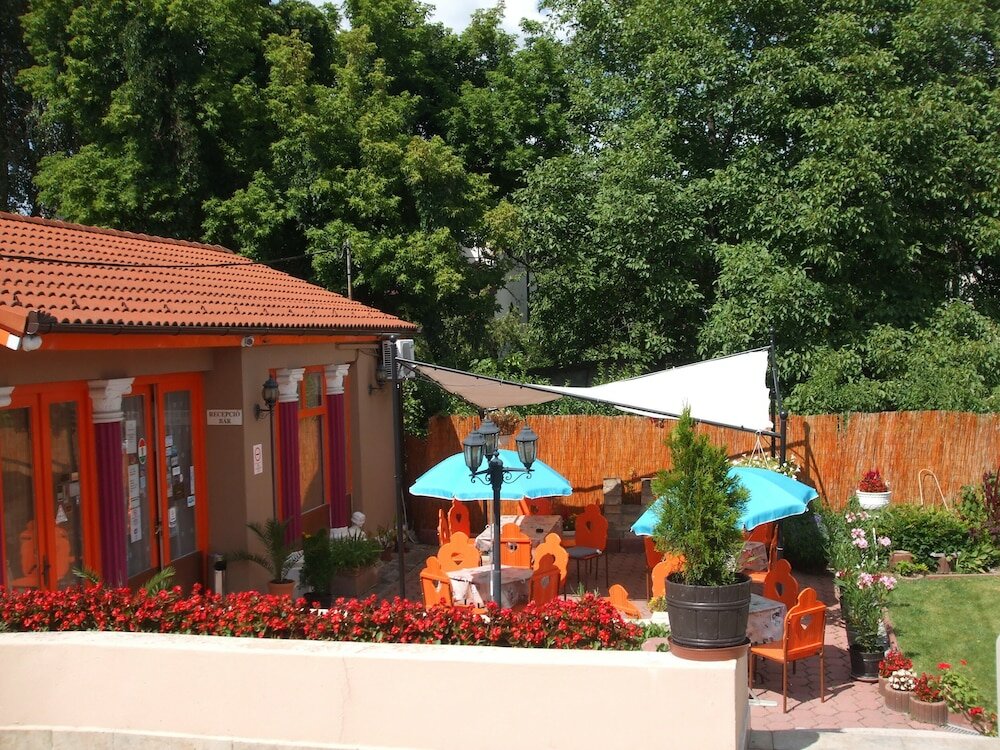 Фото Attila Hotel & Restaurant