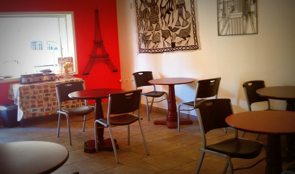 Фото Whispering Palms Inn