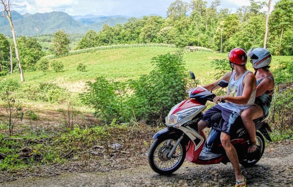 Фото Hallo Patong Hotel & Restaurant