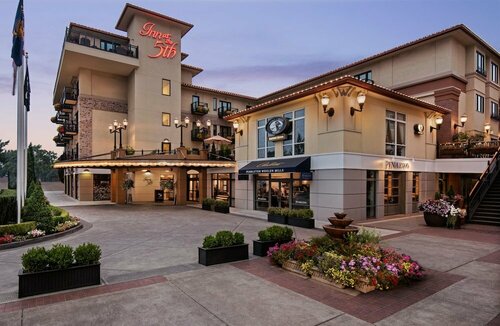 Гостиница Inn at the 5th в Юджине