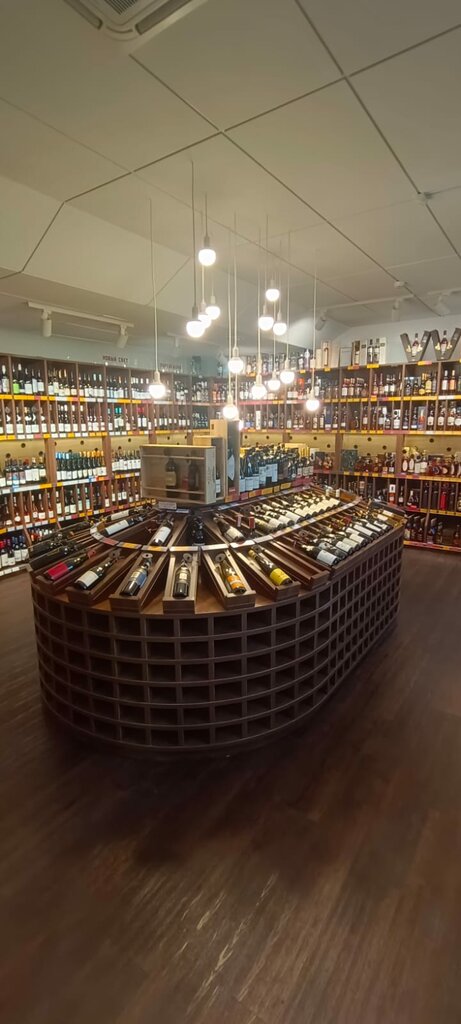 Alcoholic beverages Napitki Mira, Pushkin, photo