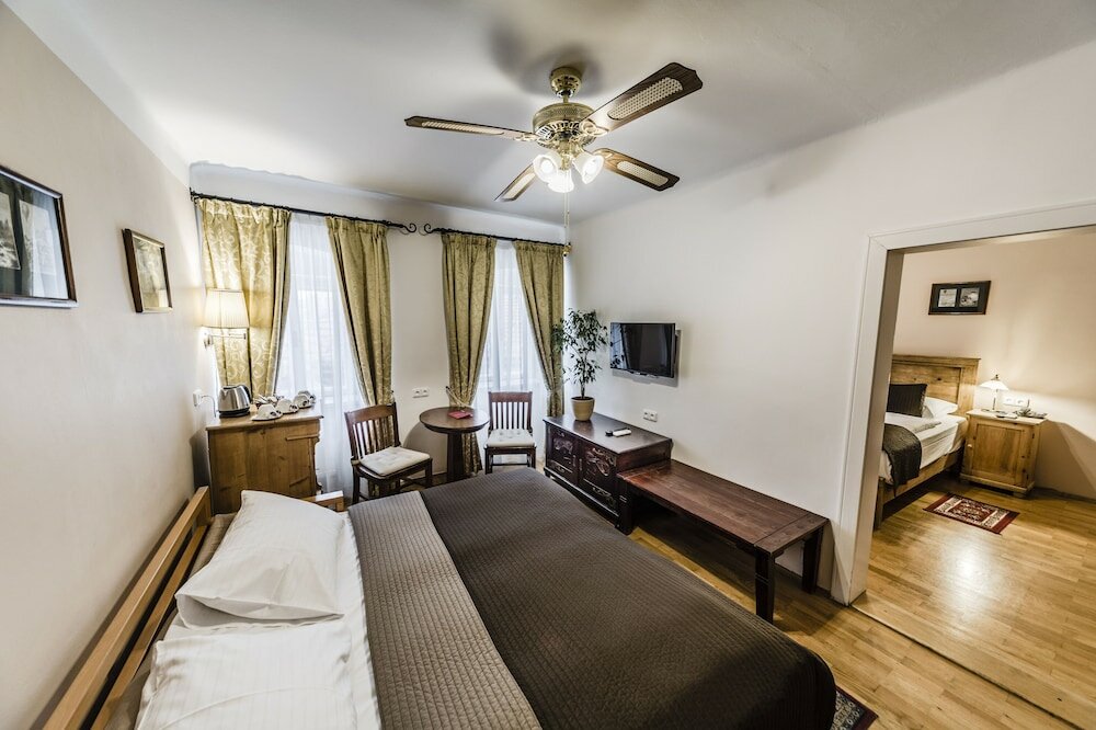 Фото Archibald At the Charles Bridge