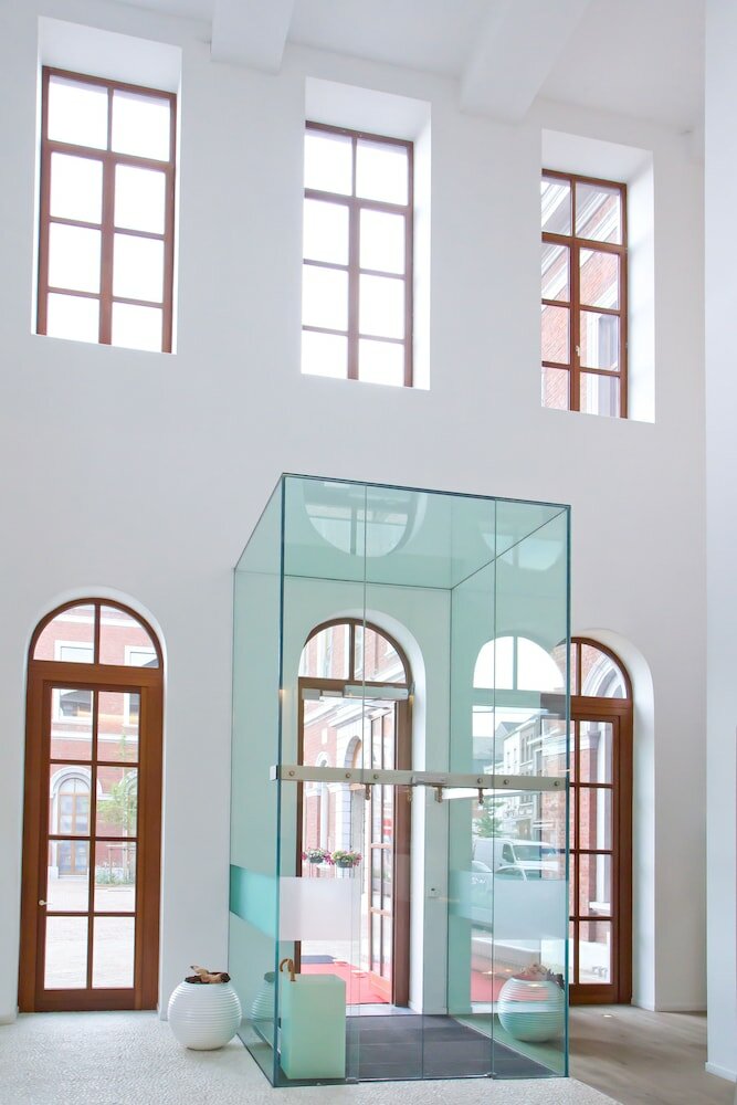 Фото Eburon Hotel - Different Hotels