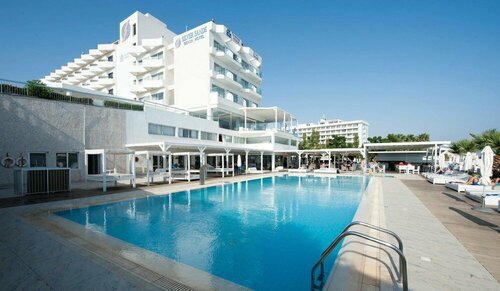 Внешний вид отеля Silver Sands Beach Hotel в Паралимни, фото 1