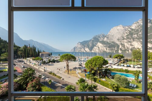 Гостиница Lake Front Hotel Mirage