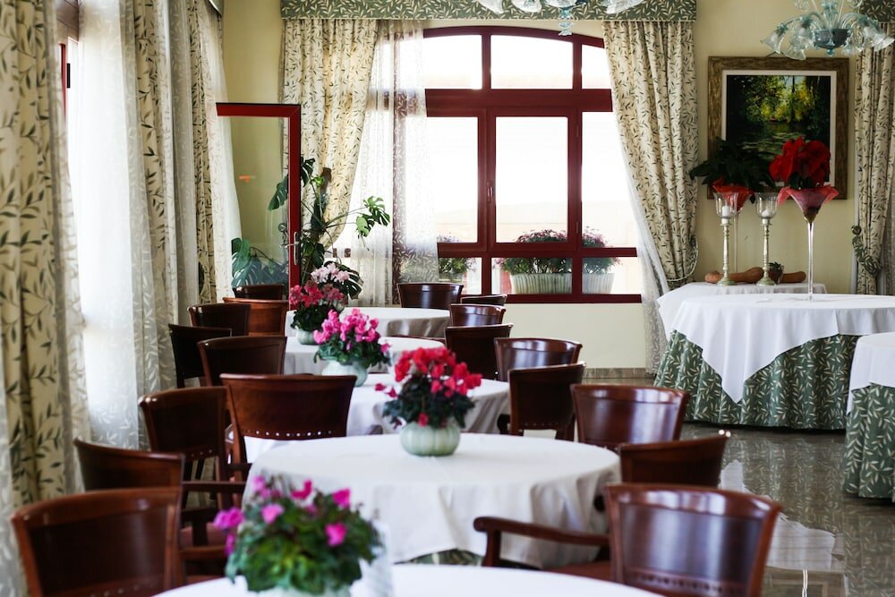 Фото Отель Ciutat Jardi