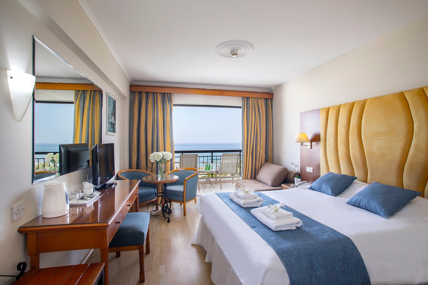 Фото Anastasia Hotel Apartments