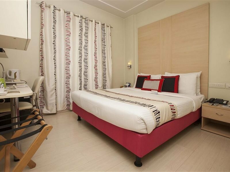 Фото Avalon Courtyard