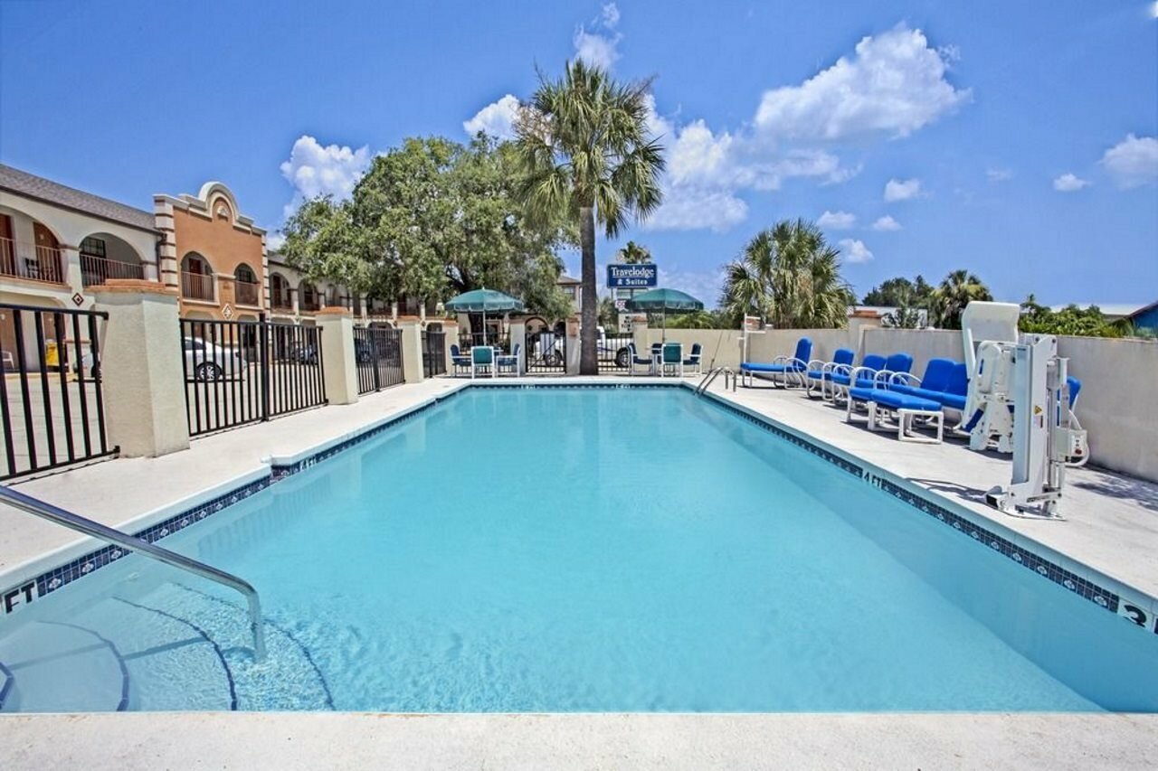 Фото Travelodge by Wyndham Suites St Augustine