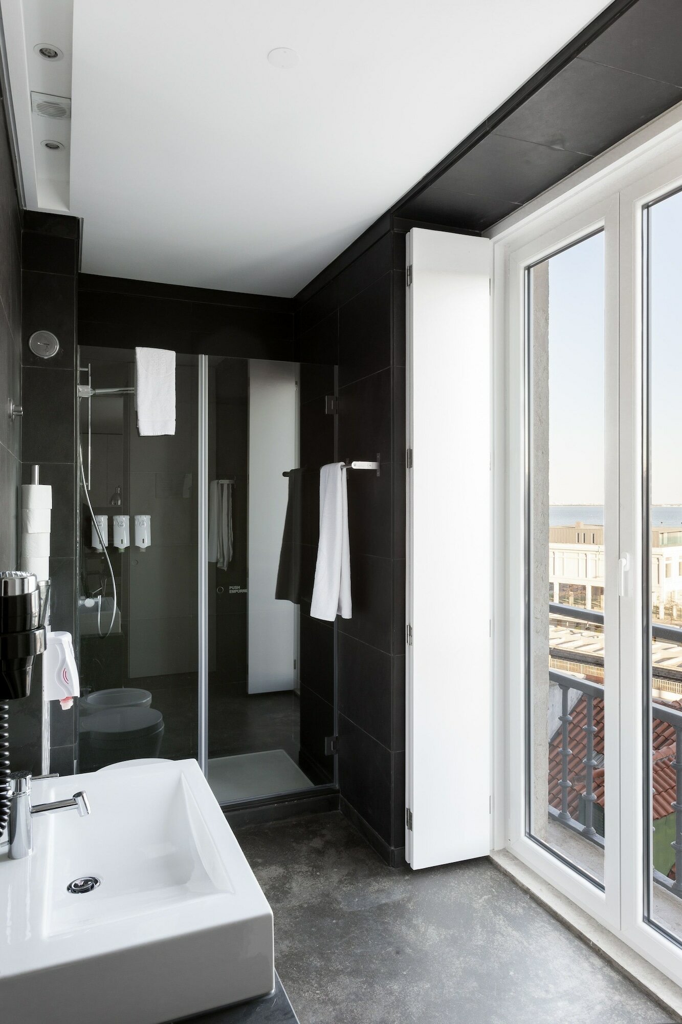 Фото Hello Lisbon Santa Apolonia Apartments