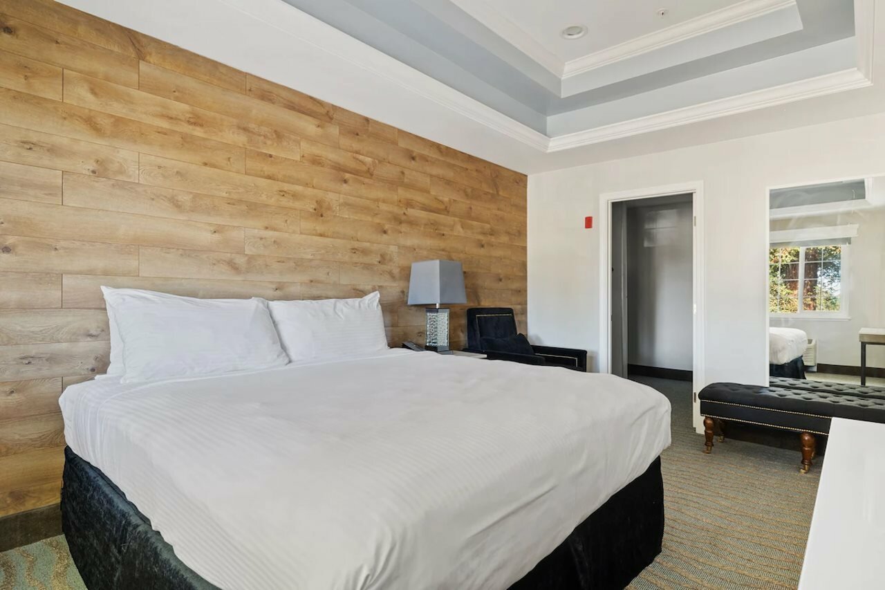 Фото The Row Hotel