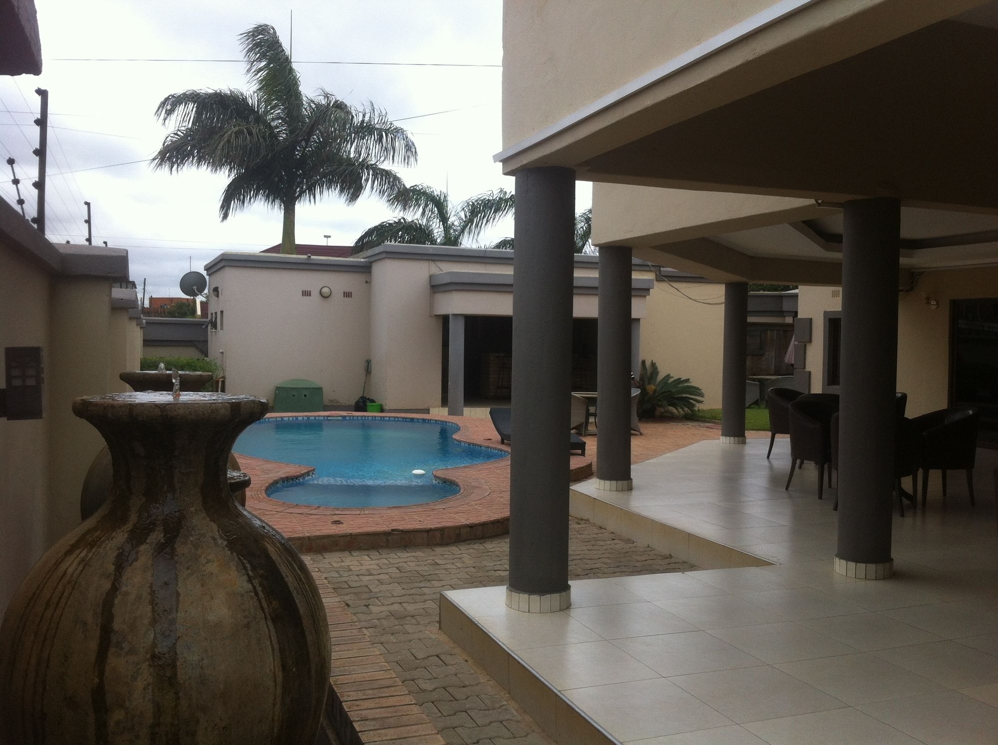 Фото Four Pillars Lodge