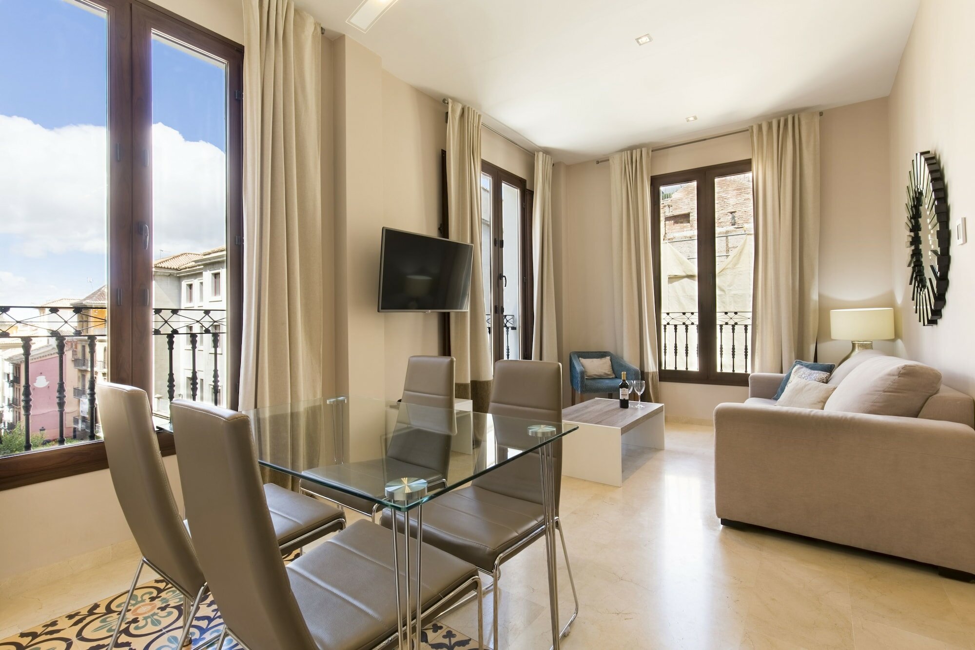 Фото Siloe Plaza