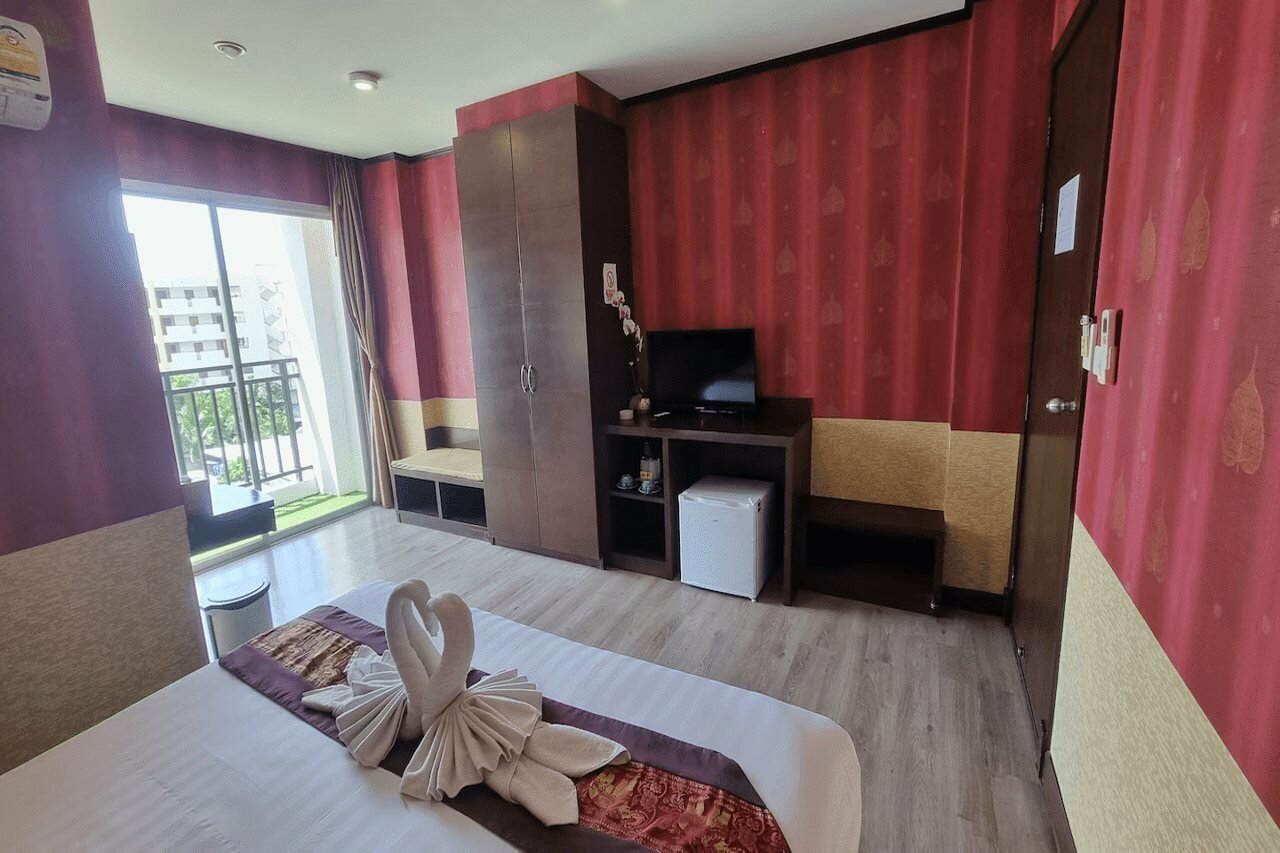 Фото Sereneburi Patong Residence