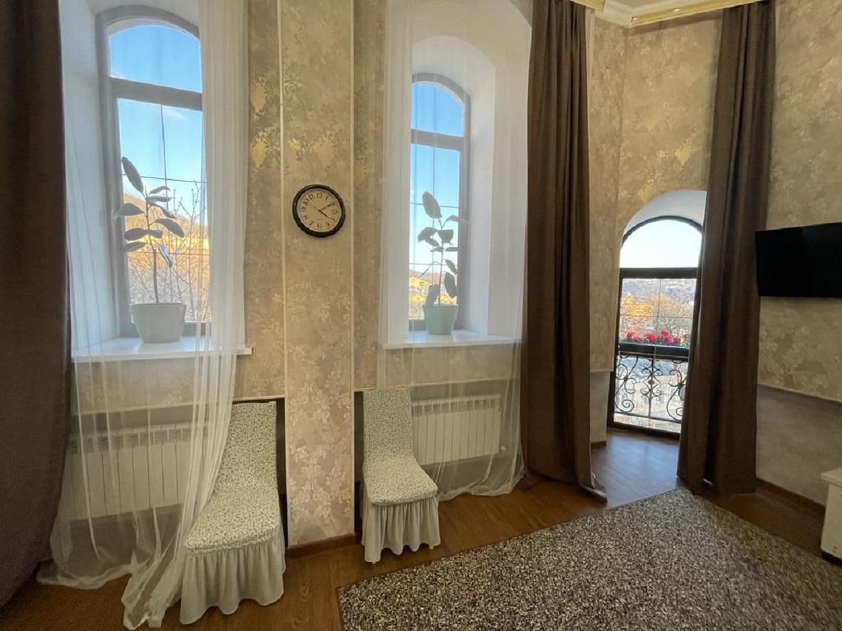 Фото Роза Кавказа